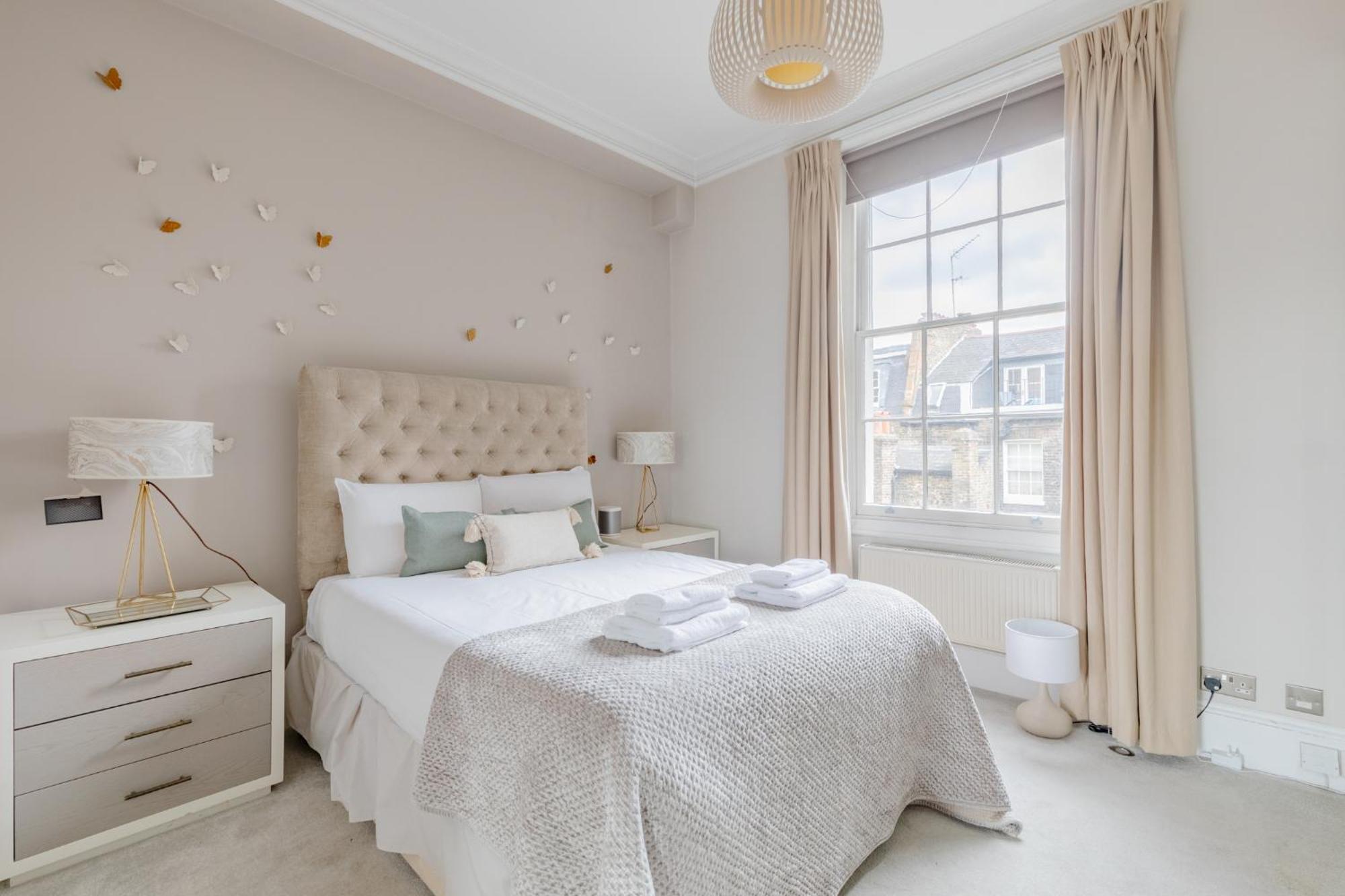 Elegant Hidden Gem By Landmarks Apartment *